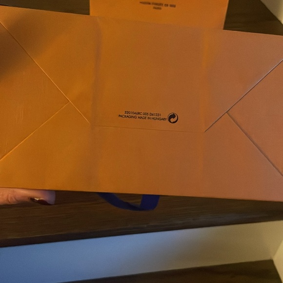 Louis Vuitton shopping bag - Picture 4 of 6